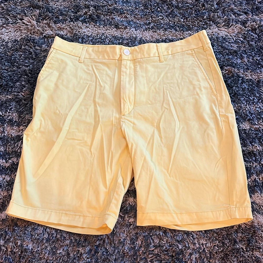 Izod Men’s Yellow Khakis